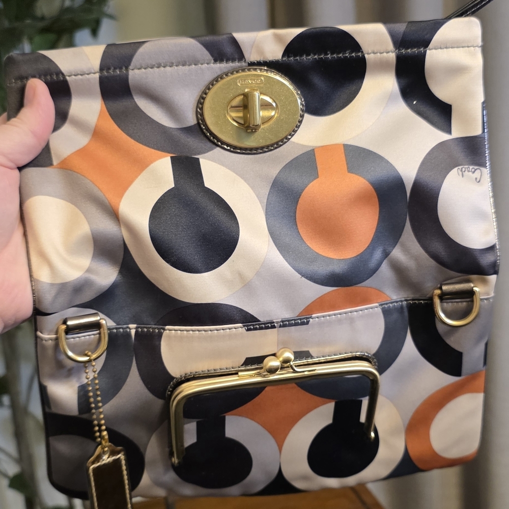 Coach Amanda Graphic Op Art Fold Over Shoulder Bag Clutch 12928 - Picture 3 of 7